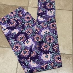 TC LuLaRoe Legging. Never worn!